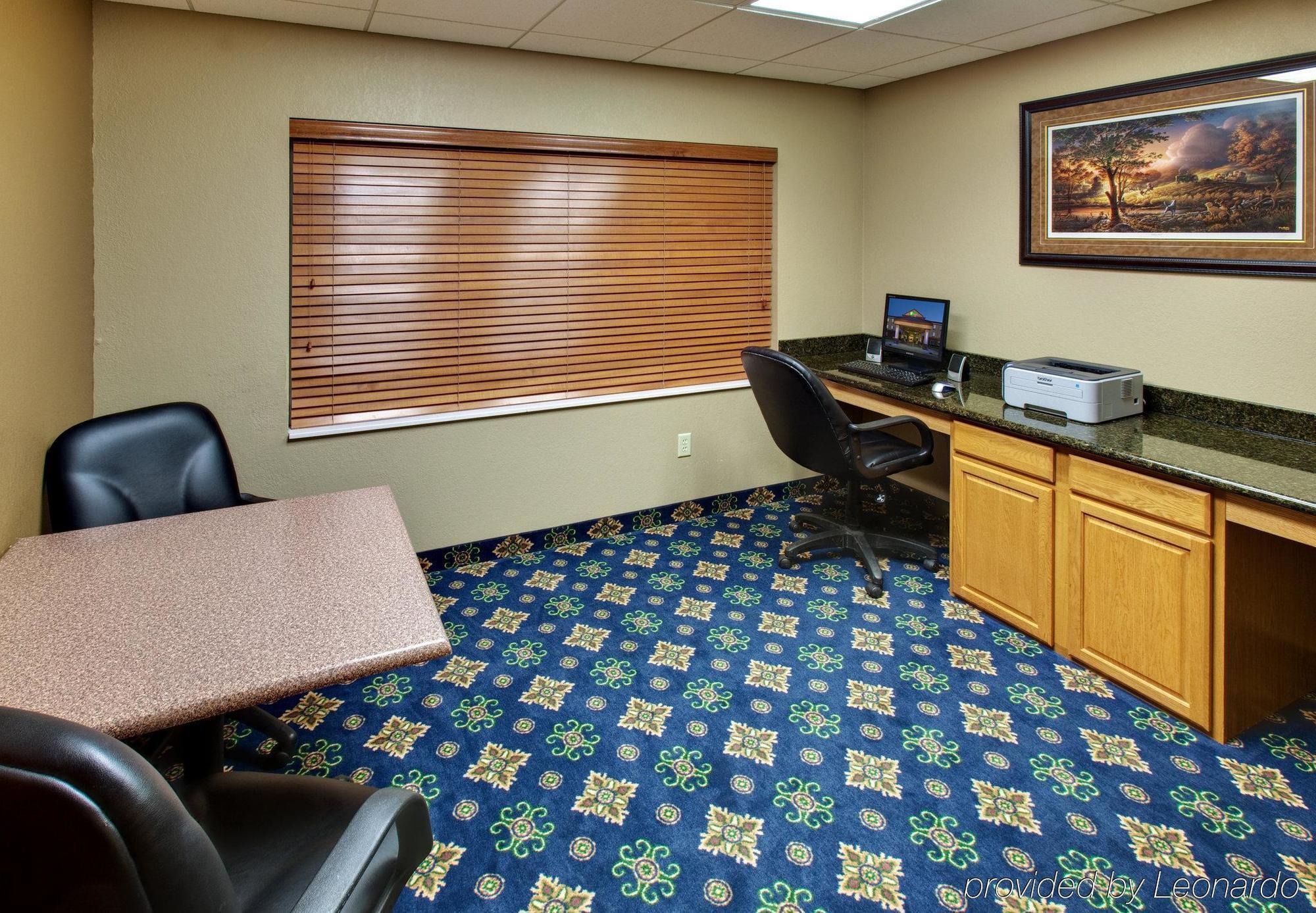 Holiday Inn Express&Suites Aberdeen, an IHG Hotel Einrichtungen foto
